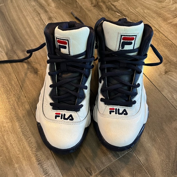 Fila women’s basketball sneakers - Picture 2 of 5